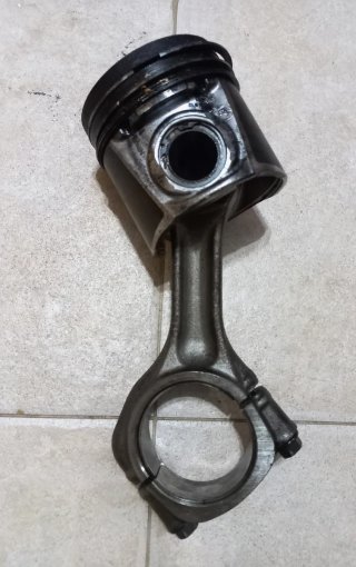 Pistones con biela de iveco Daily 3.0 2006-2011