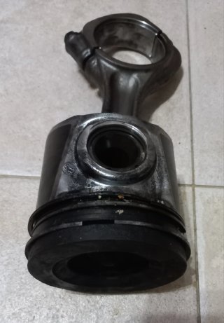 Pistones con biela de iveco Daily 3.0 2006-2011