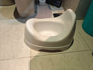Urge!! Bañera cambiador y orinal