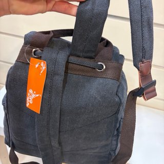 Mochila Nueva de Lona ultra resistente y Piel!!