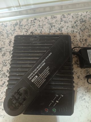 Cargador y base Bosch 7.2-24V