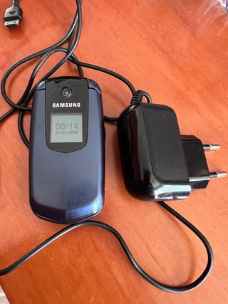 Samsung E2210B telefono vintage