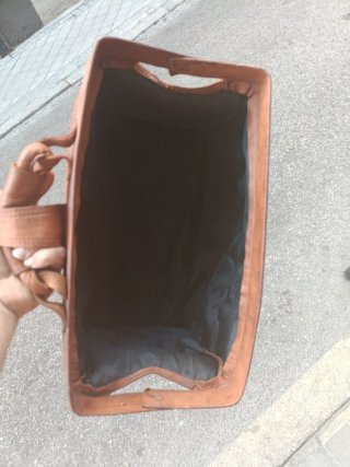 Maletín médico antiguo de cuero