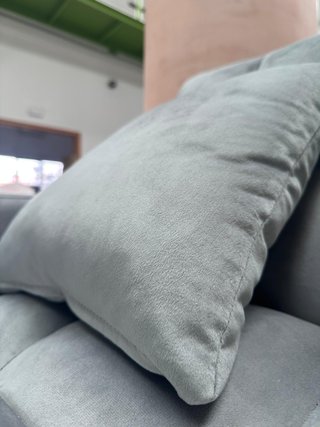Sofá Kris Gris Claro Terciopelo