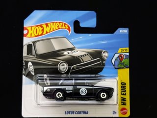 Hot Wheels Lotus Cortina nera 2026