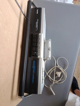 Radio Cassette Philips Plata y Negro