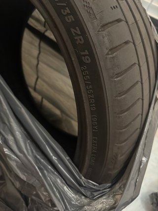 Neumático Michelin Pilot Sport 5 255/35 ZR 19  96Y