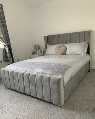 Cama y cabecero a medida beige