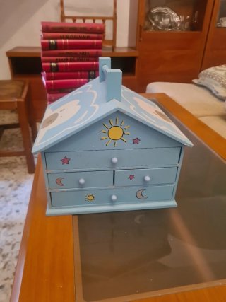 REGALO POR COMPRA Joyero infantil casa azul celest