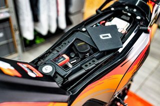 Caja bajo asiento Rieju 307 Rally