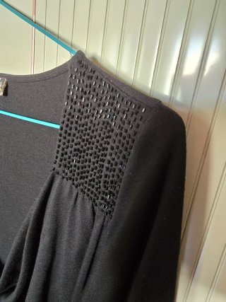 Blusa negra con lentejuelas