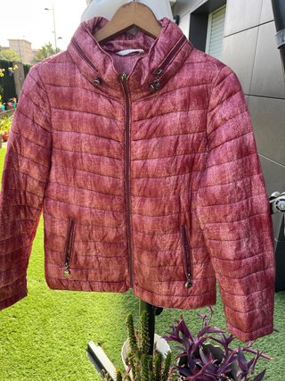 Anorak rosa y rojo