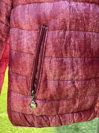 Anorak rosa y rojo
