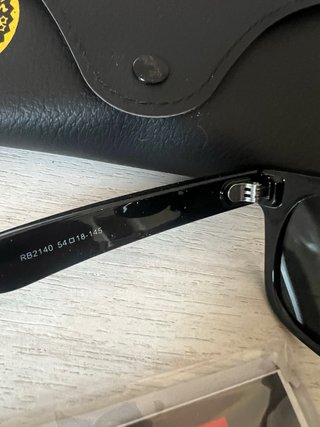 Ray-Ban Wayfarer RB2140 Neri con Custodia