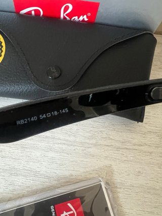 Ray-Ban Wayfarer RB2140 Neri con Custodia