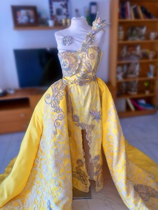 Vestido de Novia Dorado con Pedrería