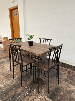 Mesa Comedor Madera y Metal con 4 Sillas