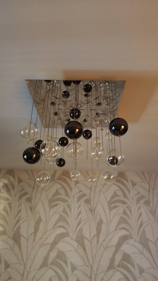 Lámpara techo moderna + 2 mesitas de noche