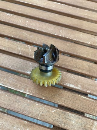 Eje bomba de agua Honda CR 125