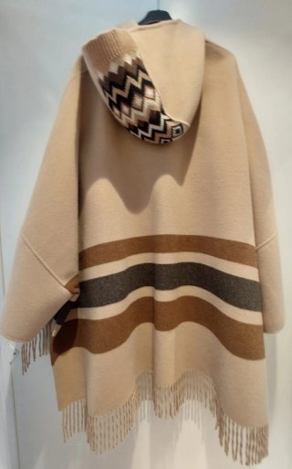 Poncho con frange beige e marrone