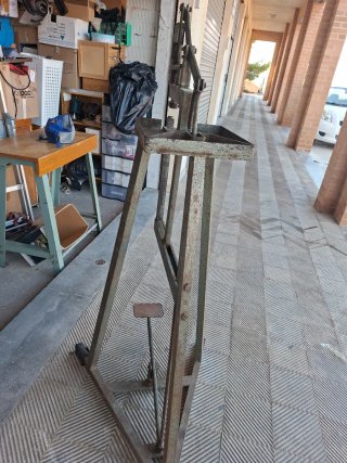 Máquina para poner remaches