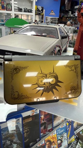 Consola New Nintendo 3DS XL Majora's Mask 3D