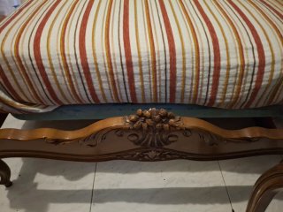 Cama individual de madera y ratán
