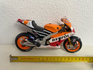 Maqueta Moto Repsol Honda Marc Márquez