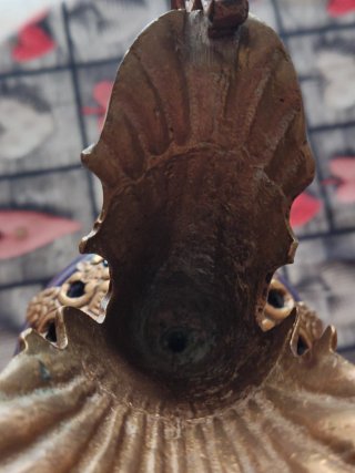 jarrón ánfora de porcelana y bronce