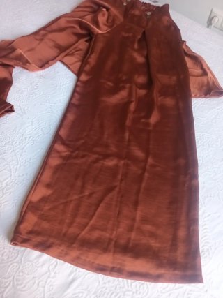 Conjunto satinado color teja Talla Única