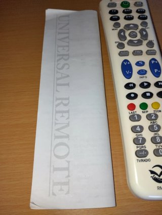 Telecomando universale e manuale modello RM-L677E