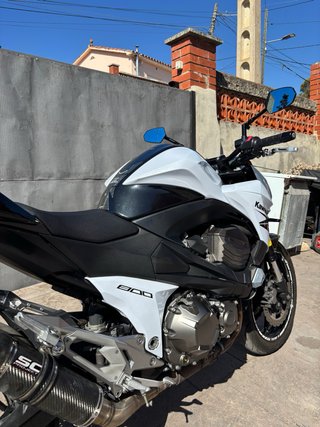Kawasaki Z800 - Limitada en papeles A2