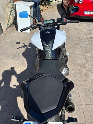 Kawasaki Z800 - Limitada en papeles A2