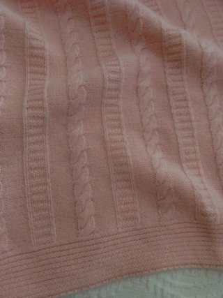 Sábana cuna Zara Home y mantón rosa