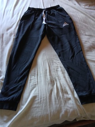 Pantalón chándal Adidas negro