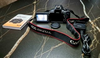 Canon EOS 650D + 2 Objetivos + Bolsa Lowepro