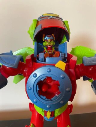 SuperThings Figura con Accesorios