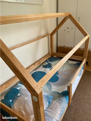 Cama infantil de madera