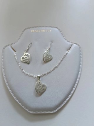 Conjunto Plata Corazón Collar y Pendientes.