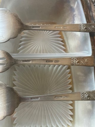 Piatto antipasti vintage scomparti con posate