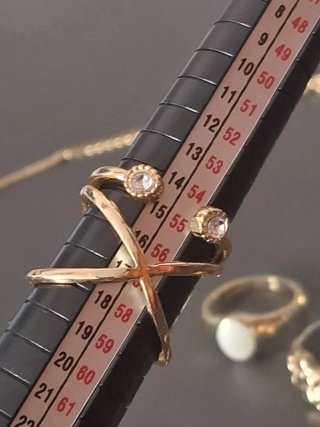 Lote de 11 Joyas de bisutería Doradas y Plateadas.