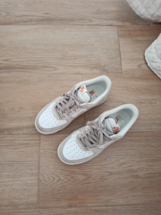 Zapatillas Nike Air Force 1 Beige/Blanco
