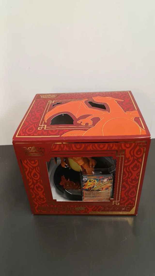 POKÉMON Charizard EX Super Premium Collection