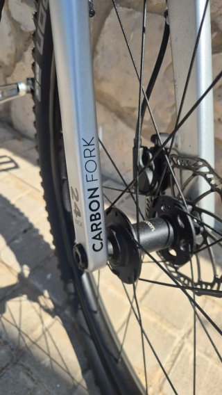 Bici infantil Woom 5 Off ultra ligera como nueva