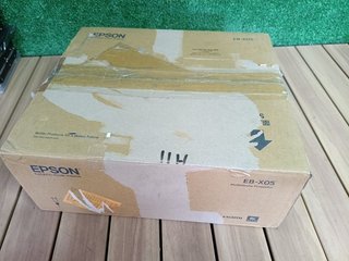 Epson EB-X05 Proyector 3300 Lúmenes 3LCD XGA