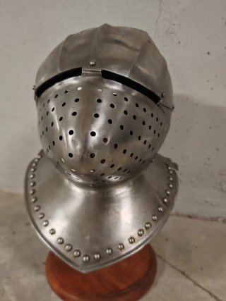 Casco Medieval