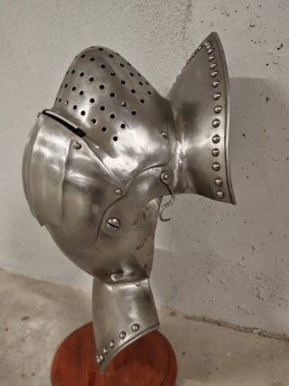 Casco Medieval