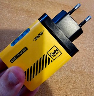 Cargador GaN 240W - 5 Puertos USB