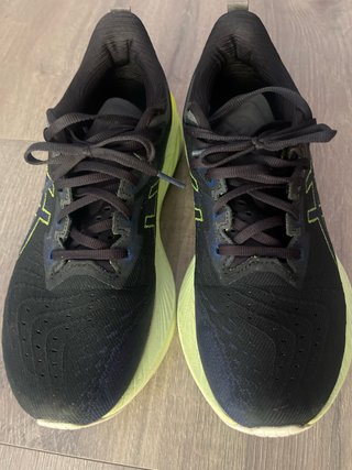 Zapatillas Asics Novablast 4 Negras/Amarillas