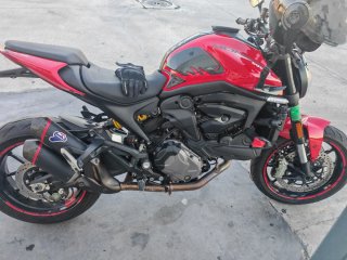 Ducati Monster 937 Roja y Negra